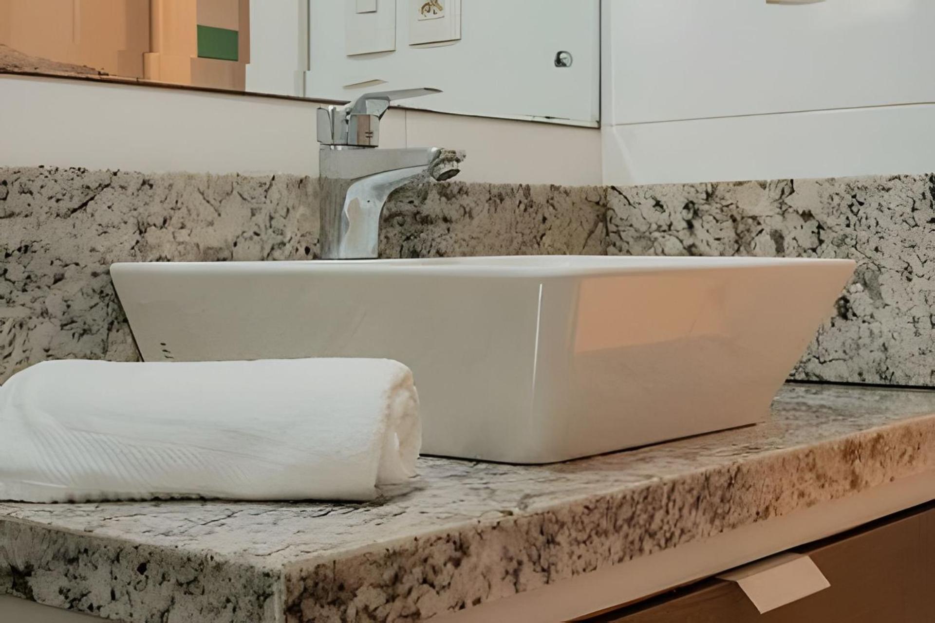 Sobrado Com 5 Suite 1 Quarto Piscina Churraqueira Ar Ate 20 Hospede Фос-ду-Игуасу Экстерьер фото