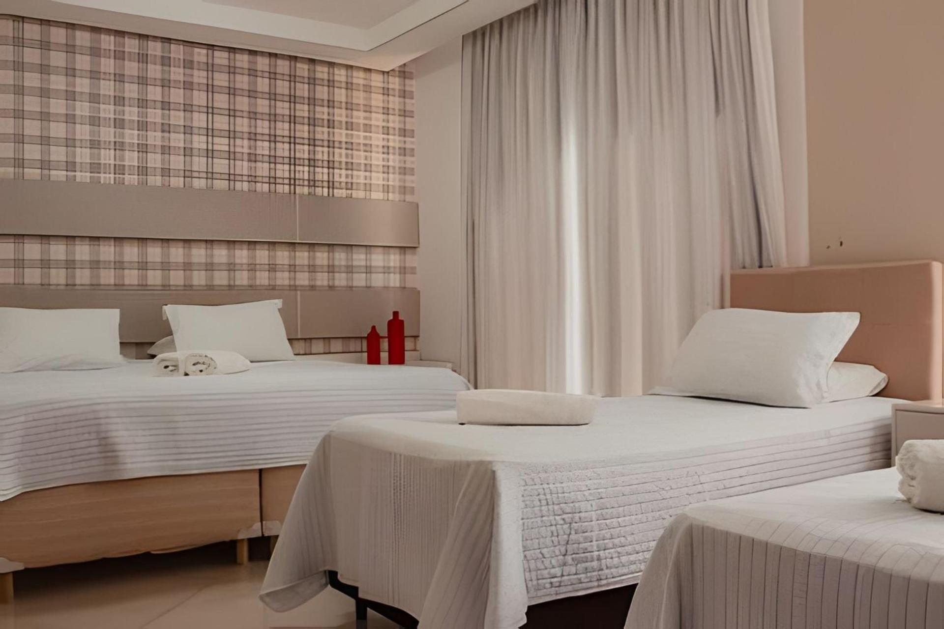 Sobrado Com 5 Suite 1 Quarto Piscina Churraqueira Ar Ate 20 Hospede Фос-ду-Игуасу Экстерьер фото