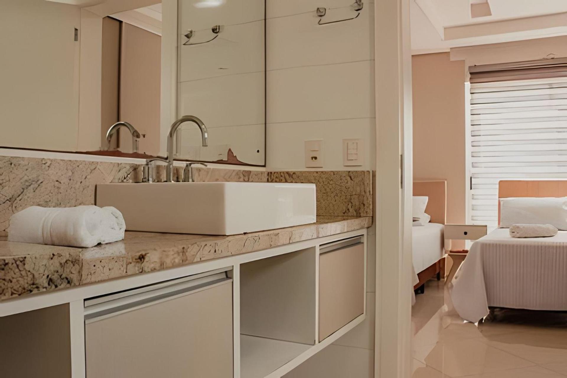 Sobrado Com 5 Suite 1 Quarto Piscina Churraqueira Ar Ate 20 Hospede Фос-ду-Игуасу Экстерьер фото